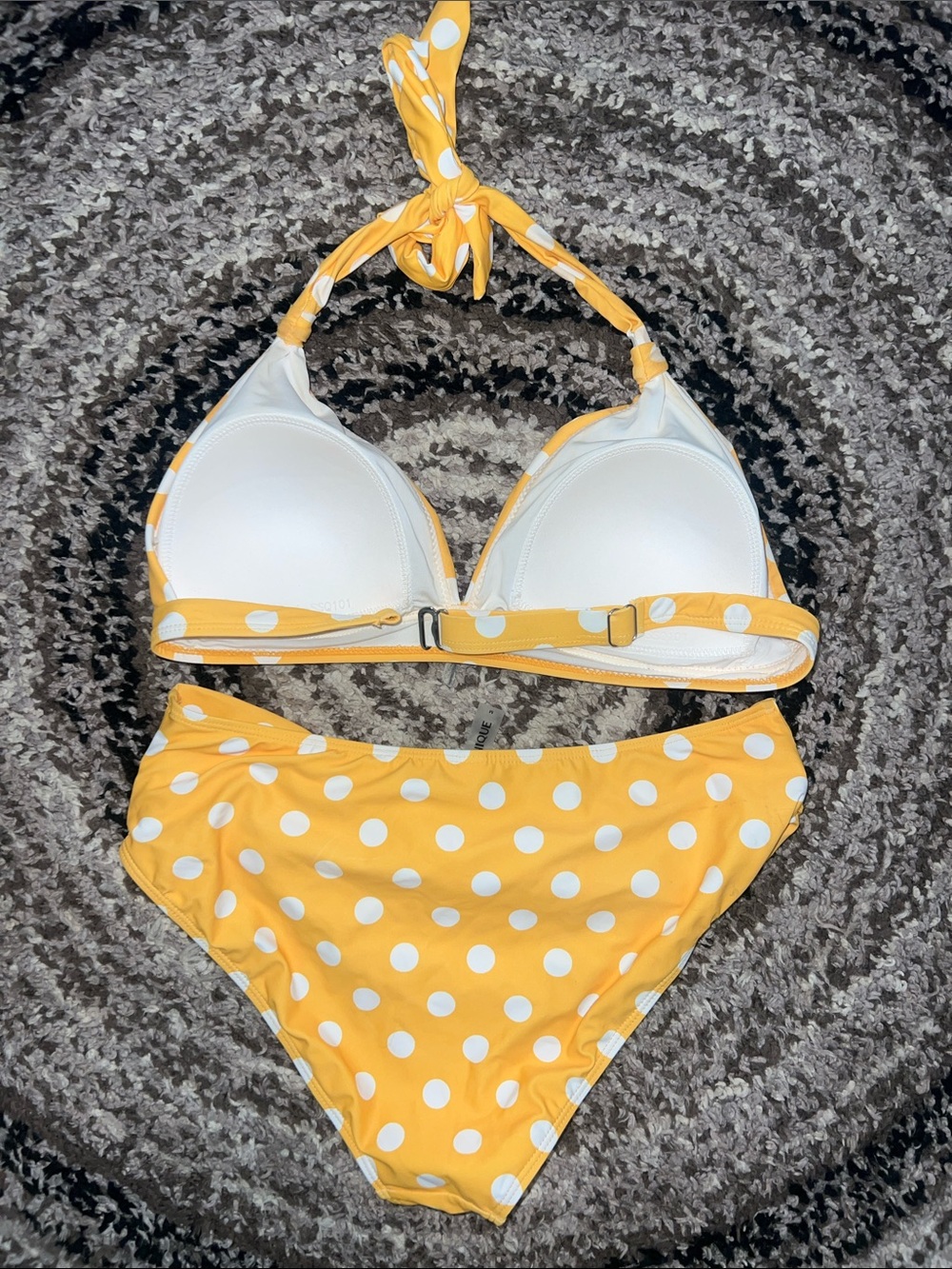 Bikini - Picture 5 of 5
